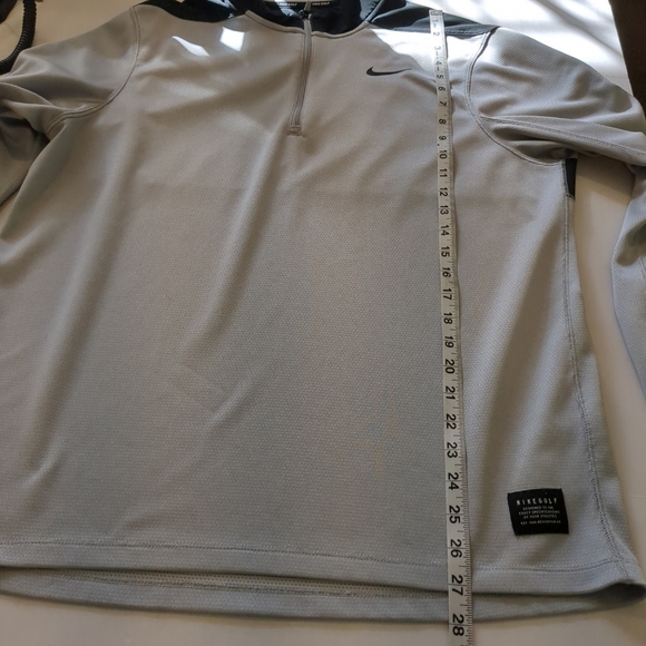 Nike Golf men's long sleeve 1/4 zip pullover, gray and black, size L - Picture 9 of 11
